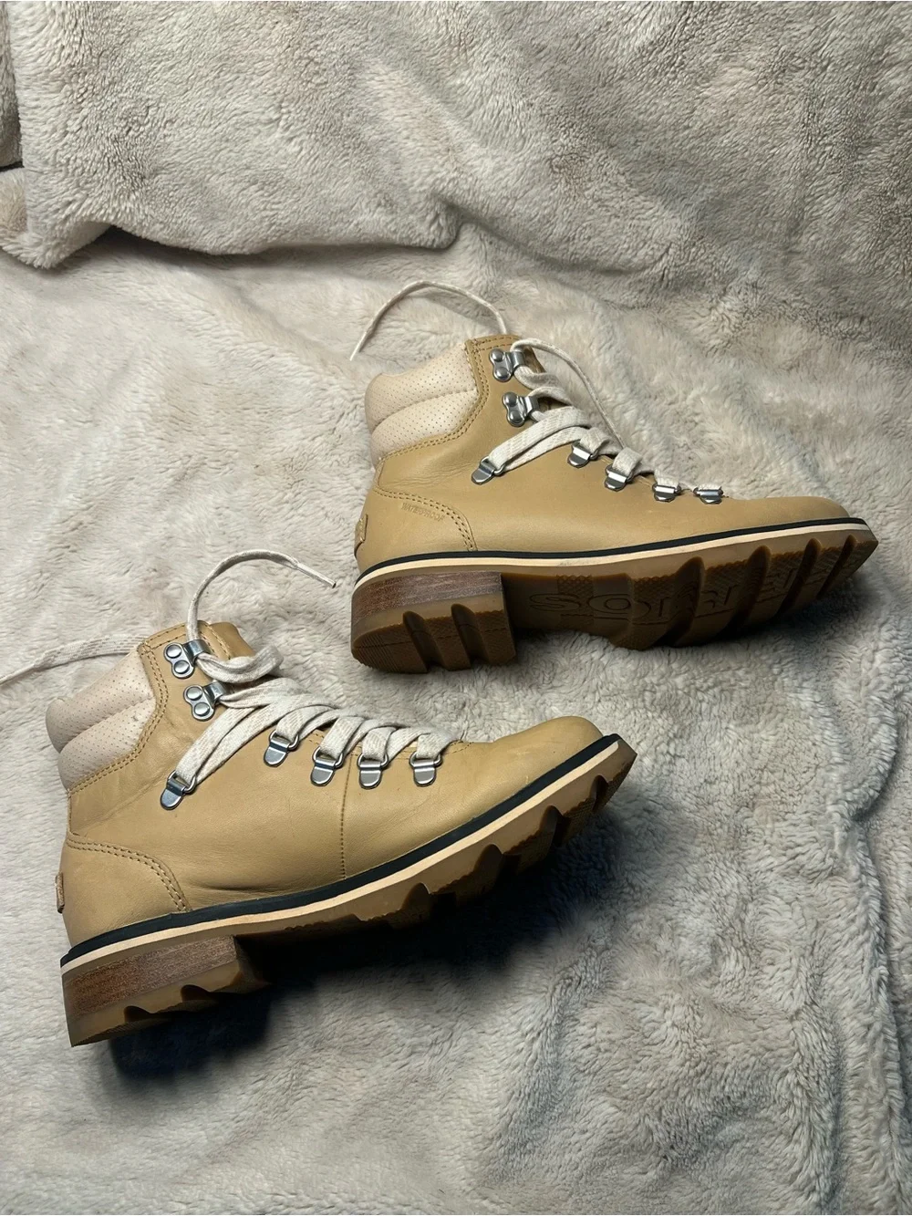 Sorel Lennox Hiker waterproof boots size 7.5